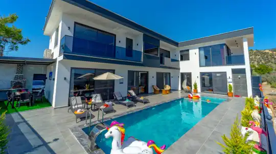 Villa Water Moon